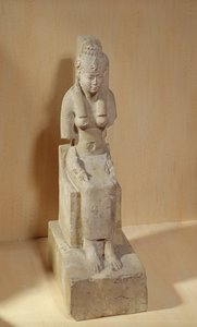 Statue av gudinnen Rattawy, fra Medamud (kalkstein) av Egyptian Ptolemaic Period