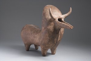 Amlash rhyton i form av en zebu okse (terrakotta)