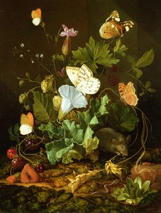 Stilleben av en skogbunn med blomster, en mus og sommerfugler