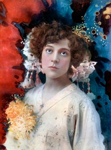 Florence Collingbourne i San Toy, c1902. av Ellis and Walery