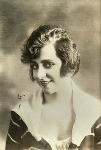 Portrett av Yvonne Printemps (bilde) av Emera