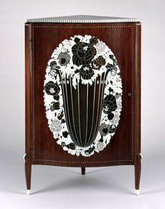 Hjørneskap, ca. 1923 (Kingwood finér på mahogny med innlegg i elfenben) av Émile Jacques Ruhlmann
