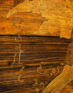 salongbord i jugendstil, av Emile Galle (1846-1904), detalj med Galles signatur, Frankrike, 1900-tallet
