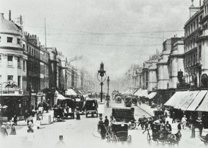 252-260 Regent Street, Westminster LB: ser nordover til Oxford Circus, 1890 av English Photographer