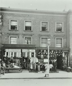 7-8 Gainsborough Road: forhøyninger, London, 1899 av English Photographer