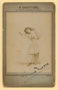 A Gaiety Girl - Decima Moore av English Photographer