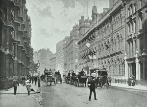 Army and Navy Stores, Victoria Street, Westminster LB: ser østover ved Francis Street, 1895 av English Photographer