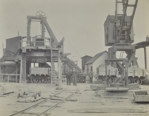 Blackwall-tunnel: sjakt og arbeidere under byggingen av tunnelen, 1893 av English Photographer