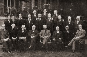 Storbritannias første Labour-regjering i 1924, fra The Story of Twenty Five Years, publisert 1935 av English Photographer