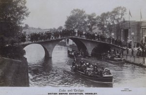 British Empire Exhibition, Wembley: Lake and Bridge (s/h-bilde) av English Photographer