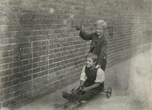 Barnefattigdom, London av English Photographer