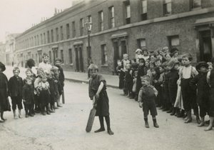 Barnefattigdom, London av English Photographer