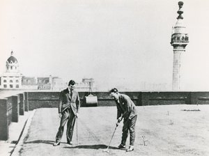 Bygolfere sett fra monumentet av English Photographer