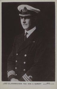 Kommandør The Hon A Ramsay (s/hvitt bilde) av English Photographer