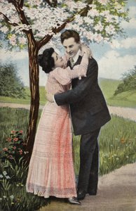 Par som omfavner under et blomstrende tre (chromolitho) av English Photographer