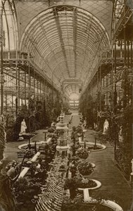 Crystal Palace, South Nave av English Photographer