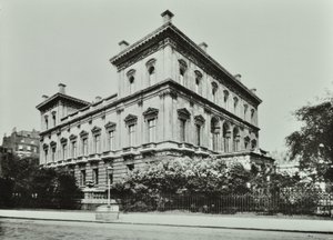 Dorchester House, Park Lane, Westminster LB, 1896 av English Photographer