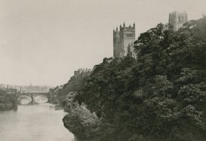 Durham Cathedral, fra Prebend Bridge av English Photographer