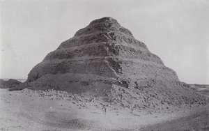 Egypt: Trinnpyramiden ved Sakkara (s/hvitt bilde) av English Photographer