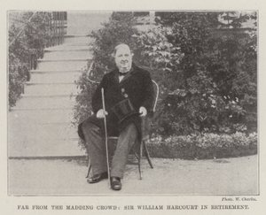 Langt fra Madding Crowd, Sir William Harcourt i pensjonisttilværelsen av English Photographer