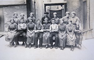 Kvinnelige arbeidere ved Woolwich Arsenal, London (s/hv-bilde) av English Photographer