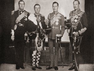 Fire av de fem sønnene til kong George V, fra venstre til høyre, prins George, hertug av Kent, kong Edward VIII, senere hertug av Windsor, prins Albert, hertug av York, senere kong George VI, prins Henry, hertug av English Photographer