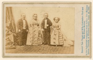 General Tom Thumb og hans kone, Commadore Nutt og Miss Minnie Warren av English Photographer