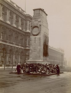Generell utsikt over Cenotaph i Whitehall av English Photographer