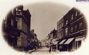 Godalming High Street, Surrey, ca. 1900 (sepia-bilde) av English Photographer