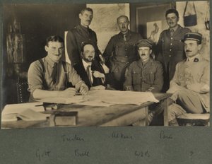 Golt, Tucker, Bull, Aikens, Bragg og Paris, ca. 1916 av English Photographer