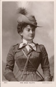 Grace Palotta , østerrikskfødt sceneskuespillerinne, som Daisy i den musikalske komedien The Messenger Boy (s/hv-bilde) av English Photographer