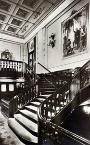 Grand Staircase ombord på HMS Homeric av English Photographer
