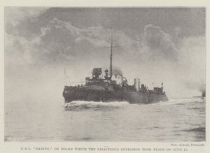 HMS Daring, om bord som den katastrofale eksplosjonen fant sted 11. juni av English Photographer