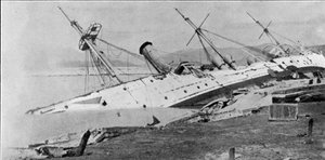H.M Sloop Phoenix drevet i land av Hong Kong Typhoon, illustrasjon fra The Graphic, 27. oktober 1906 av English Photographer