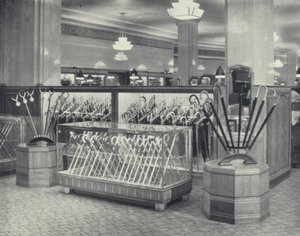 Harrods, paraplydisk (s/hvitt bilde) av English Photographer