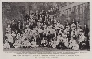 Hennes nåde, enkehertuginnen av Abercorn og hennes etterkommere i Montagu House av English Photographer