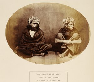 Hootiyana Dhoondees, Agricultural Tribe, Soonnee Mahomedans, Mooltan, fra The People of India, av J. Forbes Watson, utgitt 1868 (albumtrykk)