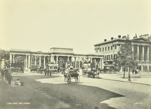 Hyde Park Corner, Westminster LB: ser nordover, 1896 av English Photographer