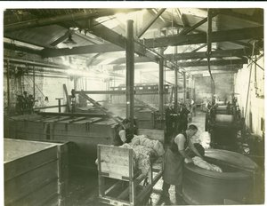 Hydraulisk drevet fargehus, teppefabrikk, 1923 av English Photographer