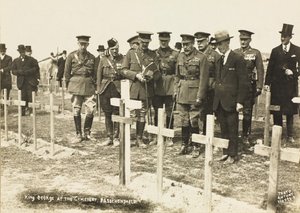 Kong George V på kirkegården, Passchendaele av English Photographer
