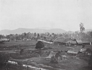 Kuala Lumpor i 1884, stedet for nåværende regjeringskontorer (s/hvitt-bilde) av English Photographer