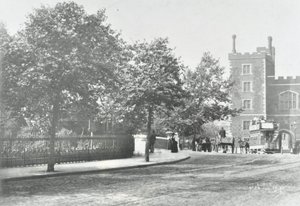 Lambeth Bridge: innfartsvei med Lambeth Palace i bakgrunnen, 1897 av English Photographer