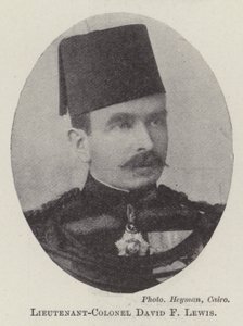 Oberstløytnant David F Lewis av English Photographer