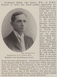 Løytnant AC Lowry, RN, medaljevinner i Royal Humane Society av English Photographer