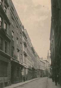 Lombard Street, London; fotografi; datert juni 1885 av English Photographer