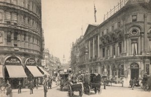London, Shaftesbury Avenue (s/hvitt bilde) av English Photographer