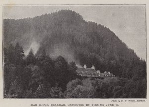 Mar Lodge, Braemar, ødelagt av brann 14. juni av English Photographer