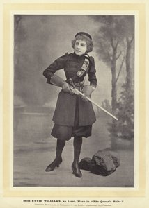 Frøken Ettie Williams, som Lieut Wren i The Queens Prize