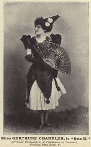 Frøken Gertrude Chandler, i boks B av English Photographer