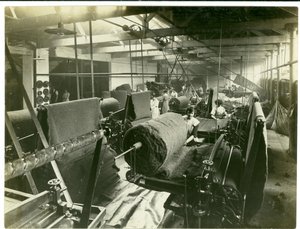 Nålefiltrom, Long Meadow mill, 1923 av English Photographer